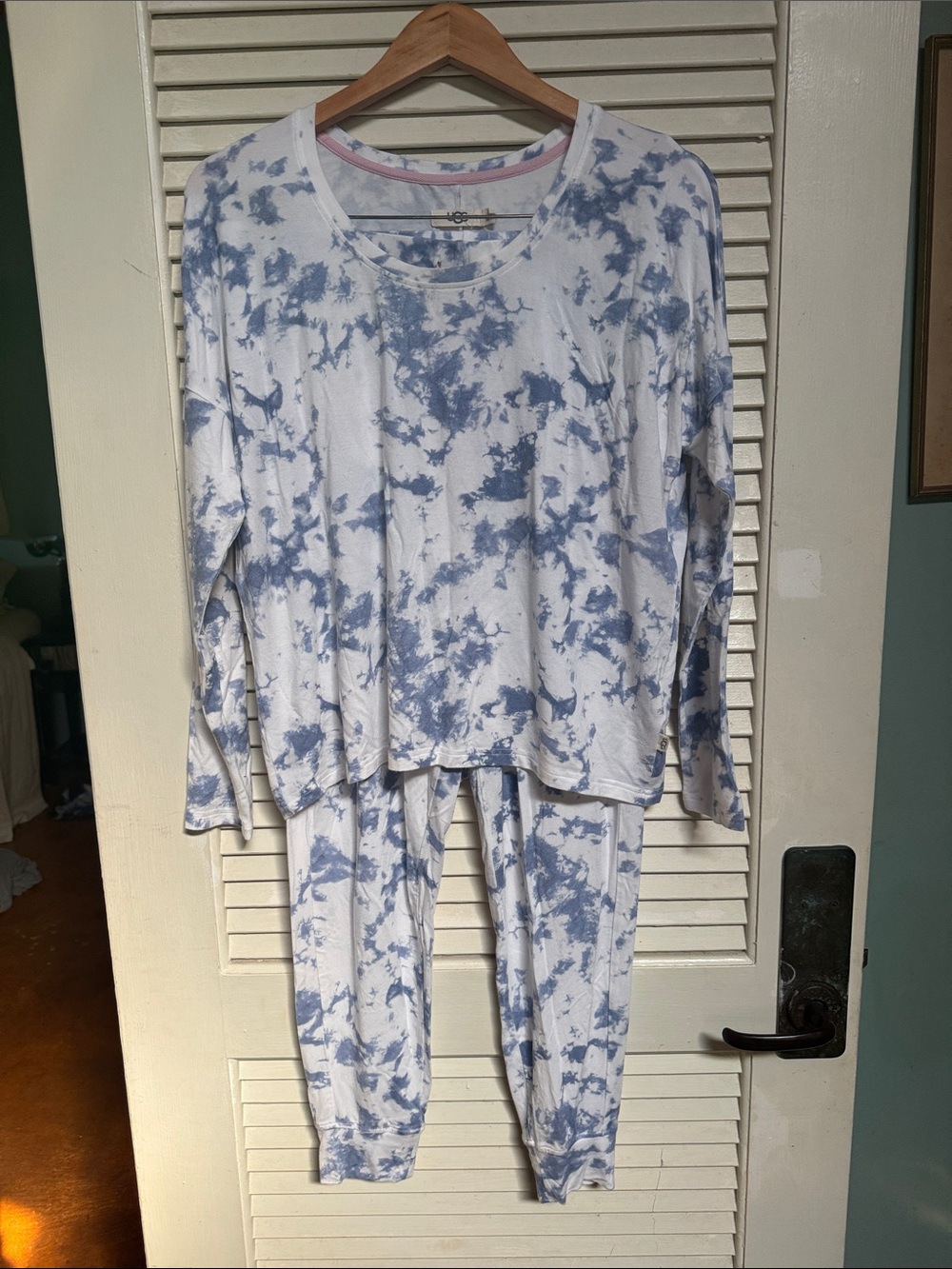 UGG Women’s Blue & White Tie-Dye Long Sleeve Pajama Set